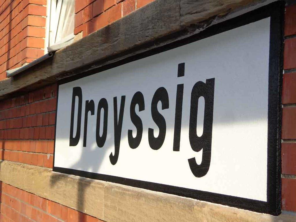 Bahnhof Droyssig - Uebernachten Im Denkmal Eksteriør billede